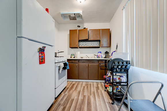 1343 W 96th St-026