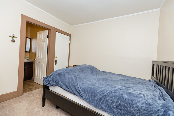 2923 Brighton Ave-20
