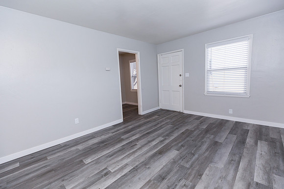 1095 Cherry - Long Beach Real Estate Photographer-43