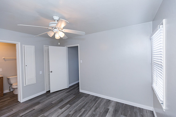 1095 Cherry - Long Beach Real Estate Photographer-57