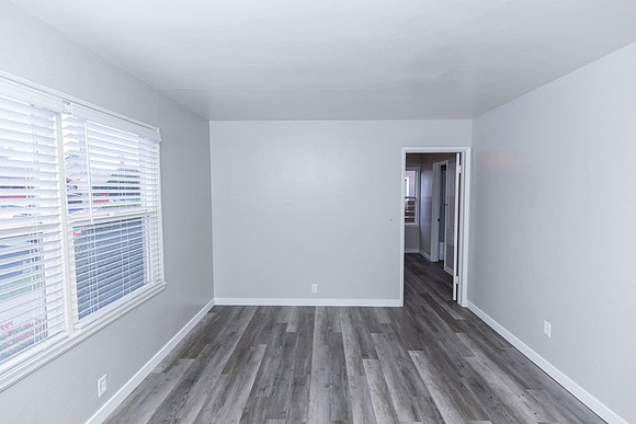 1095 Cherry - Long Beach Real Estate Photographer-14