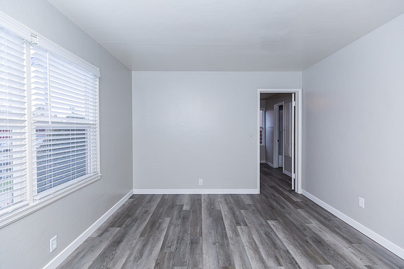 1095 Cherry - Long Beach Real Estate Photographer-15