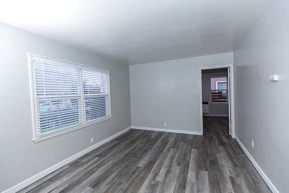 1095 Cherry - Long Beach Real Estate Photographer-13