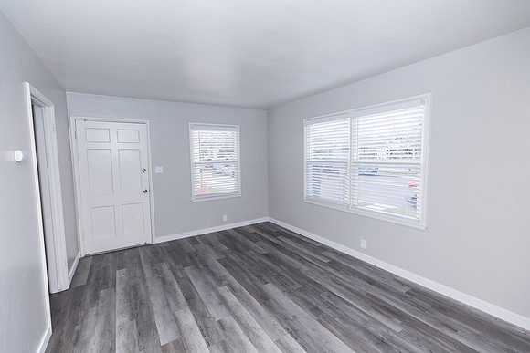 1095 Cherry - Long Beach Real Estate Photographer-38