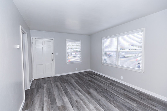 1095 Cherry - Long Beach Real Estate Photographer-39