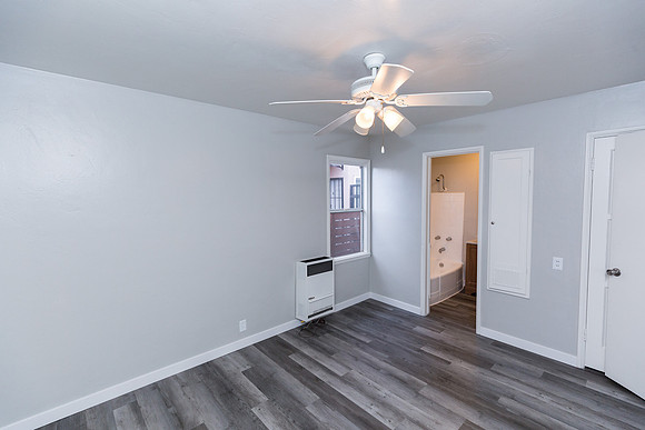 1095 Cherry - Long Beach Real Estate Photographer-50