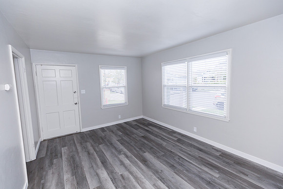 1095 Cherry - Long Beach Real Estate Photographer-36