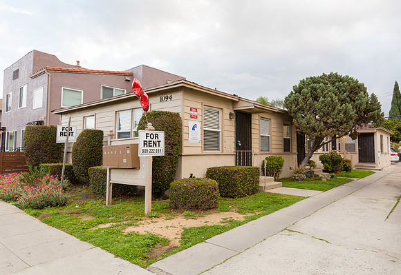 1095 Cherry - Long Beach Real Estate Photographer-4