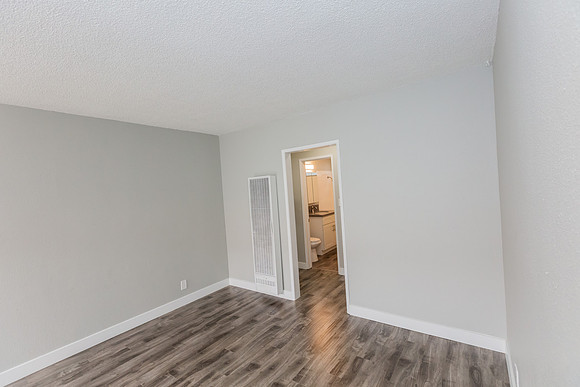 1106 Pacific Ave-102