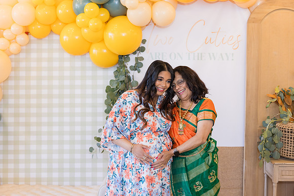 Two Sweet Ethridge Twins - Aria Event Space Cypress Ca-028