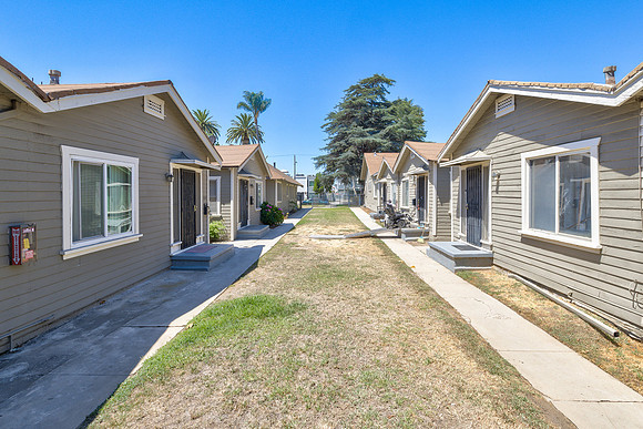 812 Myrtle Ave Exterior-019