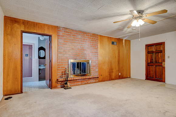 1359 W 15th St Interior-003