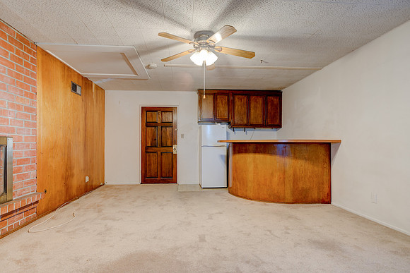 1359 W 15th St Interior-005