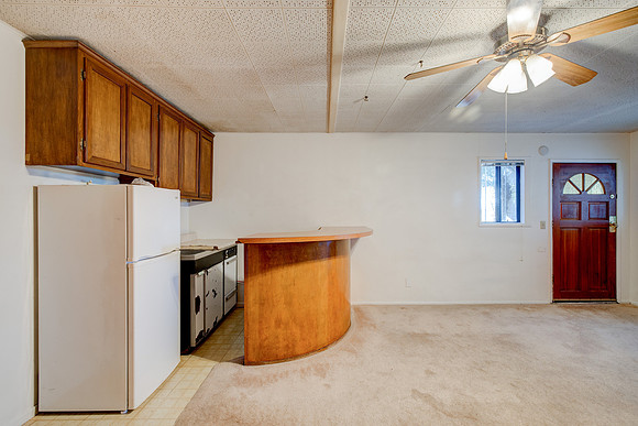 1359 W 15th St Interior-007
