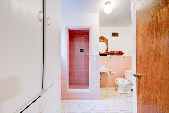 1359 W 15th St Interior-011