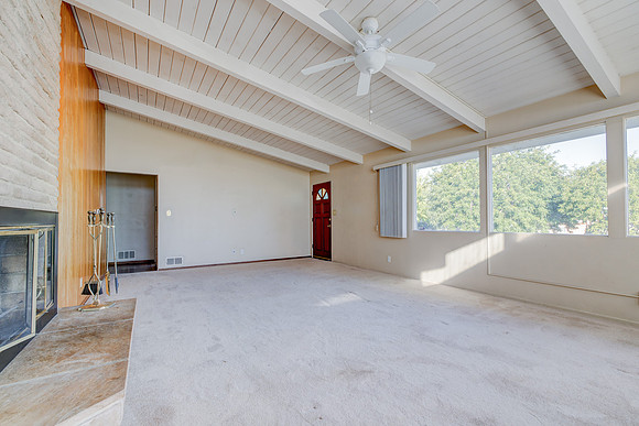 1359 W 15th St Interior-024