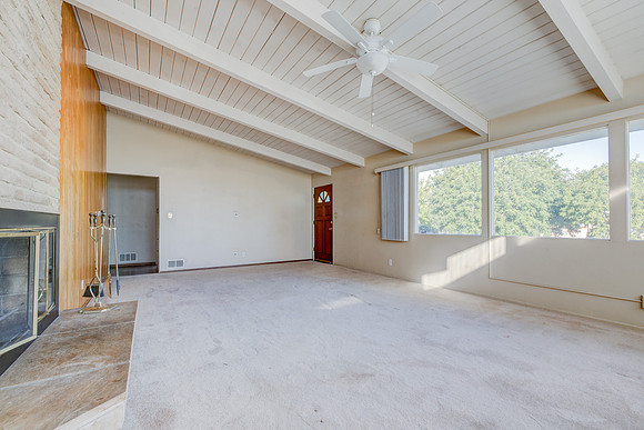 1359 W 15th St Interior-025
