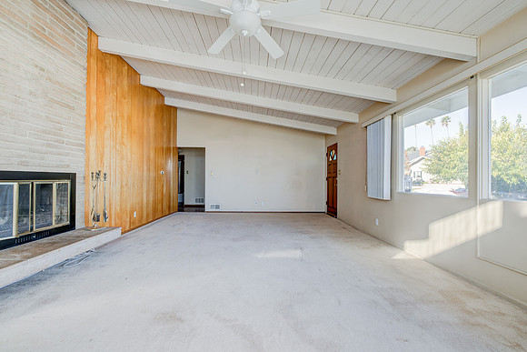 1359 W 15th St Interior-027