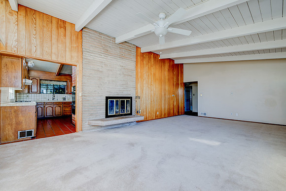 1359 W 15th St Interior-028