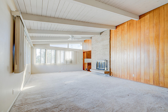 1359 W 15th St Interior-032