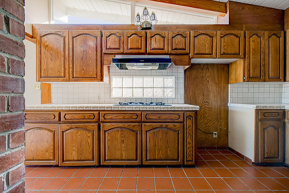 1359 W 15th St Interior-045