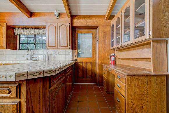 1359 W 15th St Interior-048