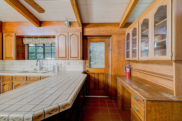 1359 W 15th St Interior-049