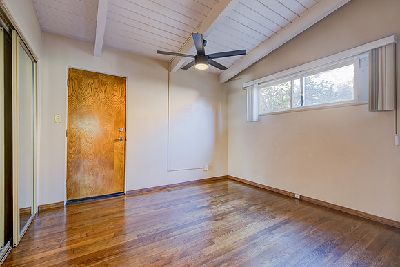 1359 W 15th St Interior-057