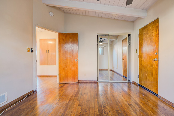 1359 W 15th St Interior-060