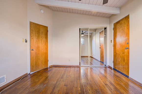 1359 W 15th St Interior-062