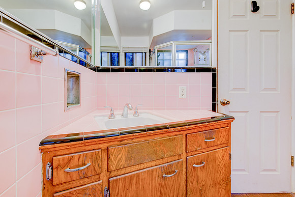 1359 W 15th St Interior-067