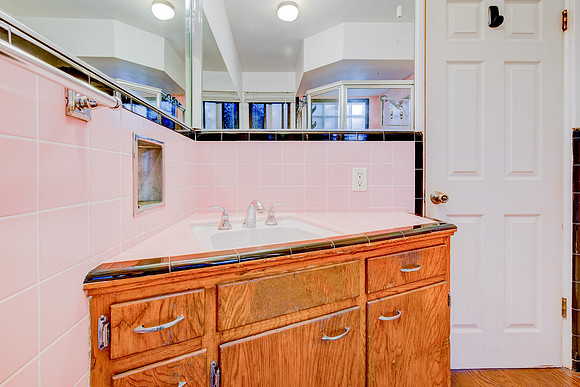 1359 W 15th St Interior-068