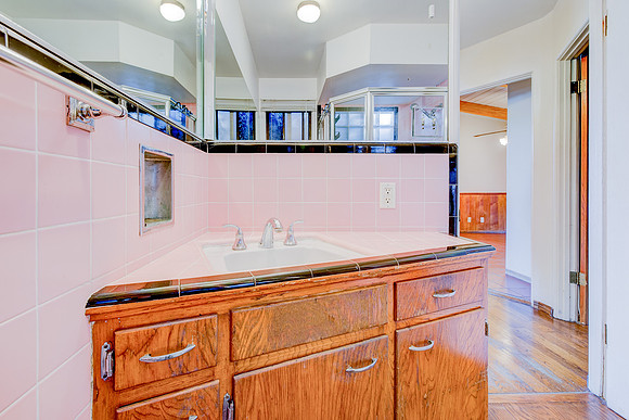 1359 W 15th St Interior-069