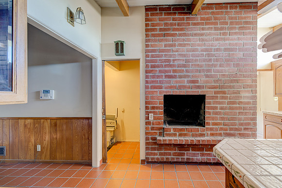 1359 W 15th St Interior-082