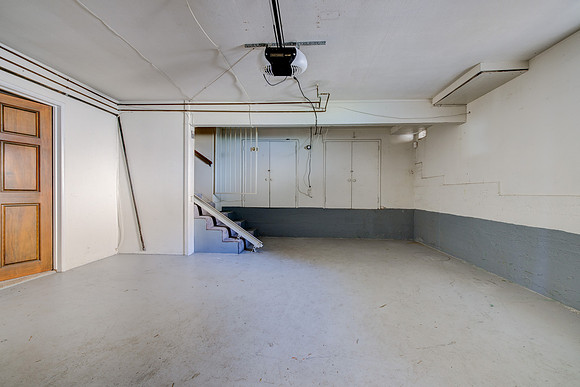 1359 W 15th St Interior-086