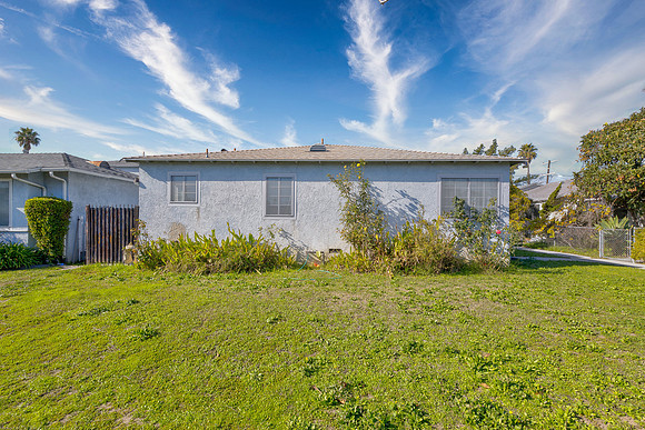 9021 Redding Ave Exterior-008
