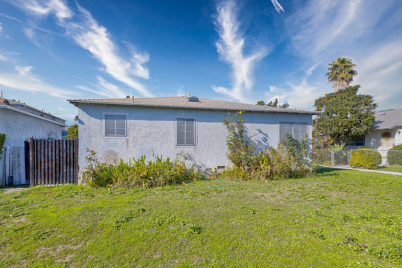 9021 Redding Ave Exterior-010