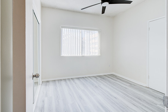 19 Wavecrest Ave-013