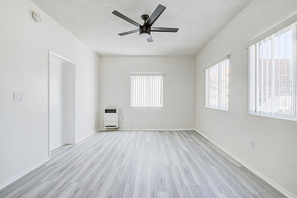 19 Wavecrest Ave-025
