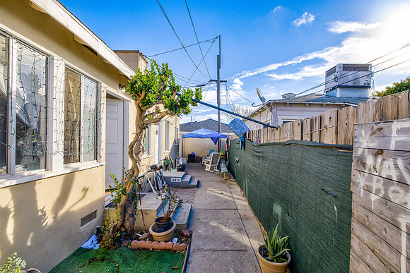 4810 W 104th St  Exterior-007