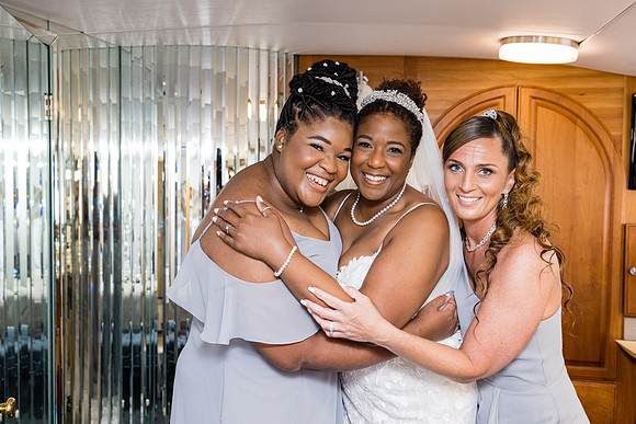 Sunset Wedding Icon Yacht - City Experiences By Hornblower-127