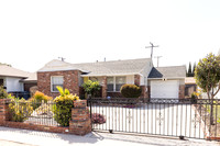 Real Estate Photographer Bellflower 10268 Muroc St-001