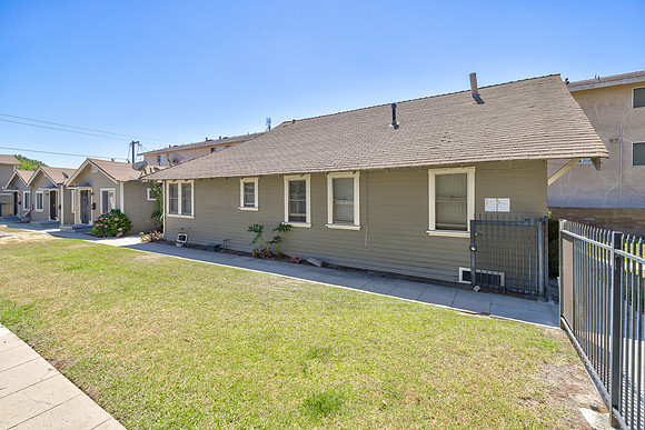 812 Myrtle Ave Exterior-014
