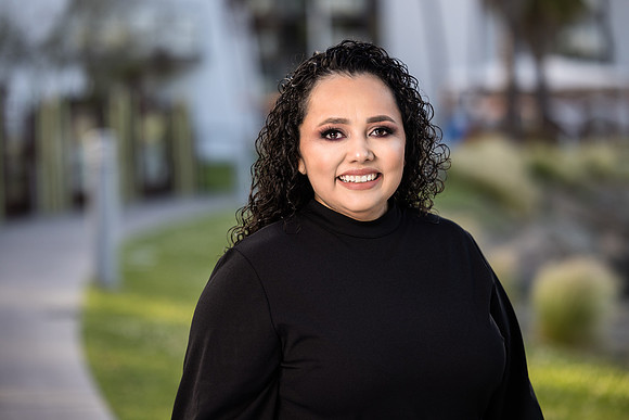 Headshot Photographer Long Beach - Business Headshots-004