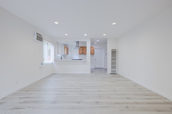 2747 S Mansfield Ave Interior-003