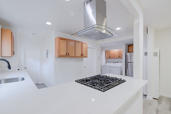 2747 S Mansfield Ave Interior-020