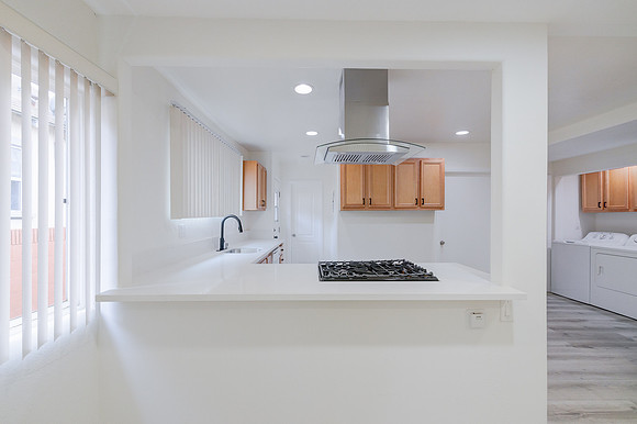 2747 S Mansfield Ave Interior-019