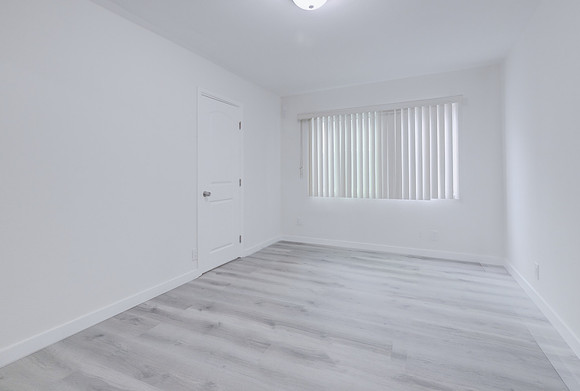 2747 S Mansfield Ave Interior-021