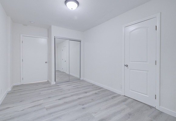 2747 S Mansfield Ave Interior-022