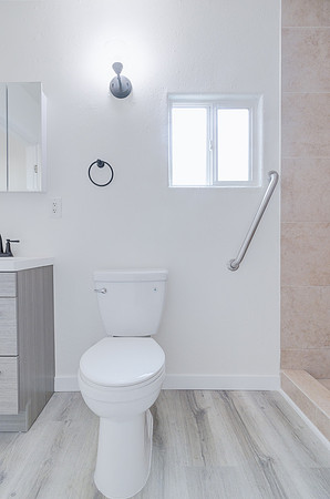 2747 S Mansfield Ave Interior-028